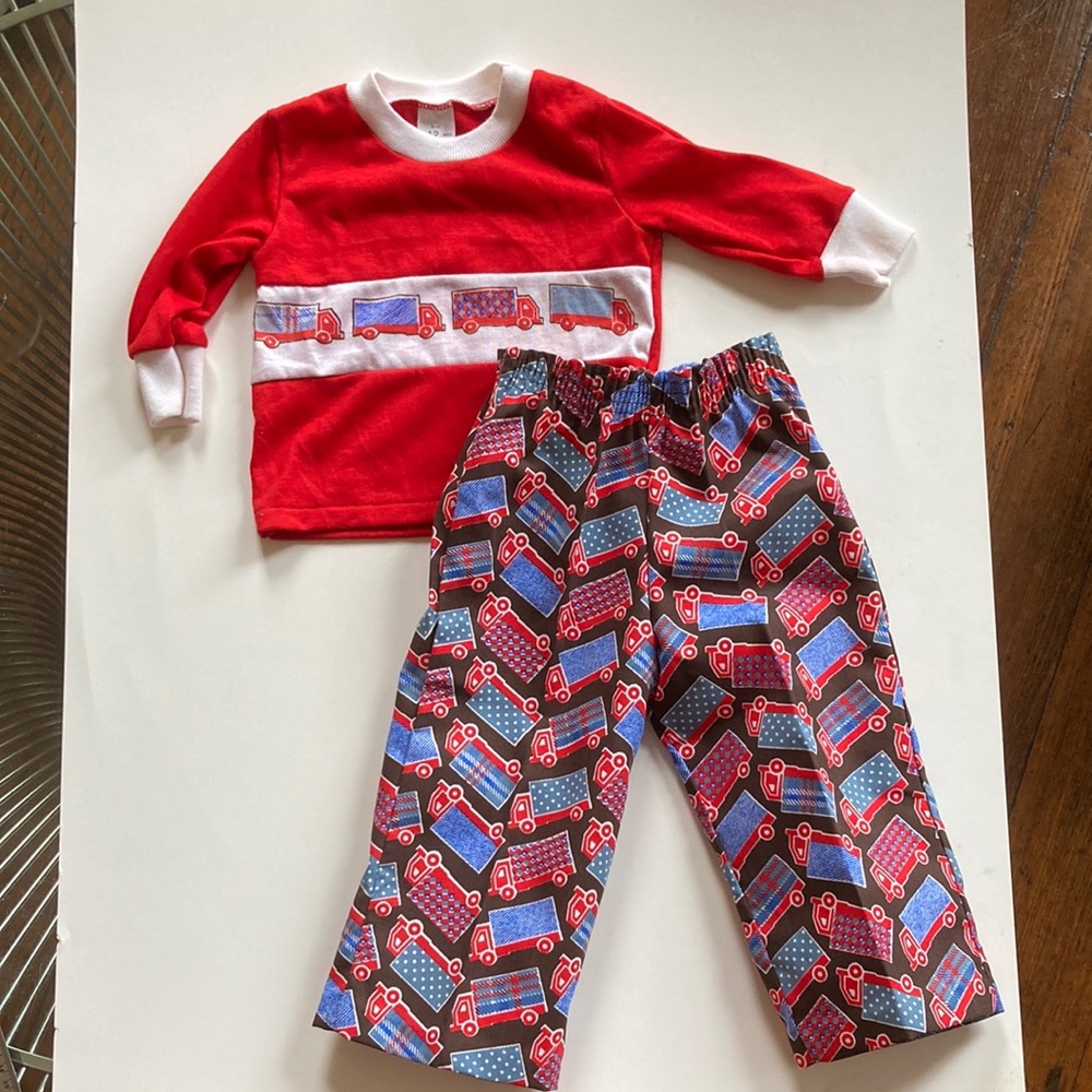 Vintage 70s 2 piece shirt and pants set with trucks size 12 mos